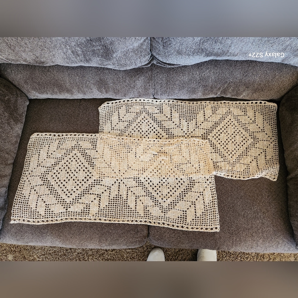 Set of 2 Doilies